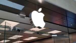 Apple Inc. (AAPL) Receives Upgraded Rating from JPMorgan Despite AI Setbacks