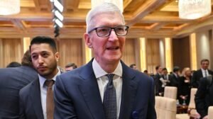 Apple's AI Challenges: Is Tim Cook Turning to DeepSeek in China for Solutions?