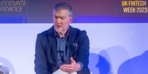 Bank CEO Advocates Against Shorter Work Weeks, Argues AI Will Make Extended Hours More Logical