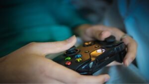 Microsoft Trials Xbox Copilot: AI Assistant Poised to Support Gamers in Real-Time