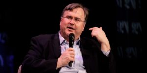 Reid Hoffman Gains Insights into AI's Future Through Daily Deep Research
